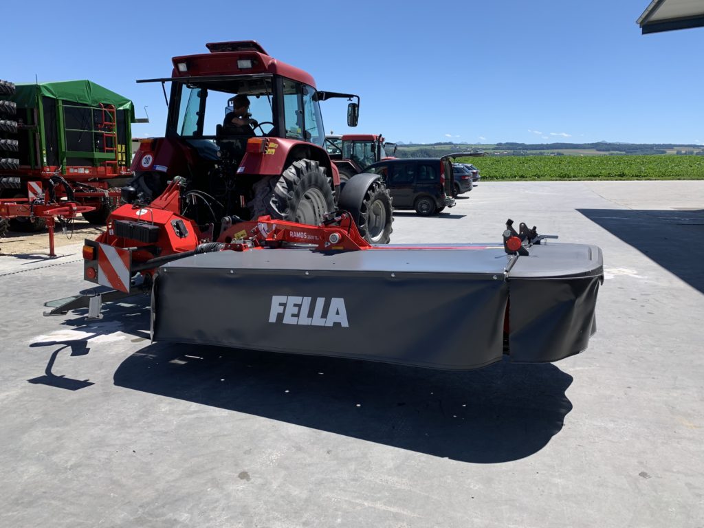 Faucheuse latérale à disques Fella Ramos 2650 TLX
CHF 11'800.00